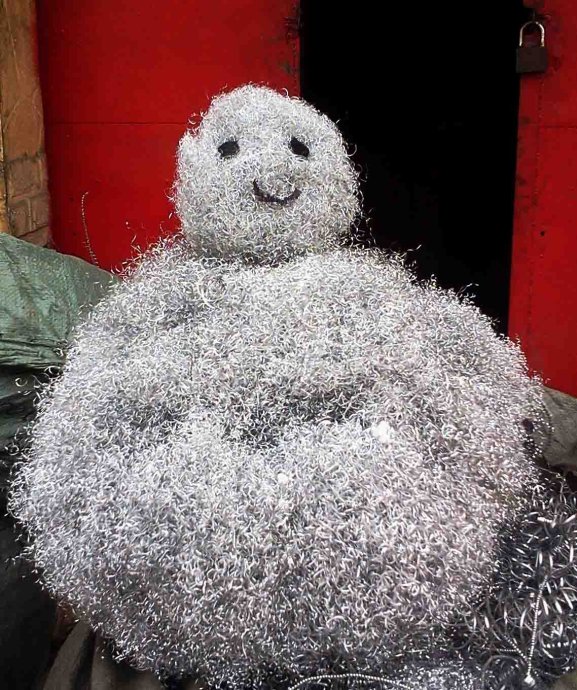 机床铁销堆起来的雪人