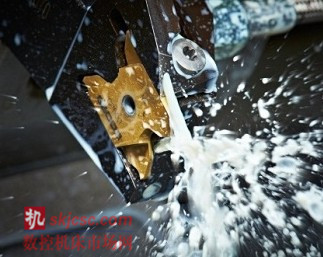 Jetstream Tooling 飛流刀具的冷卻液輸送系統可快速導向高壓冷卻液