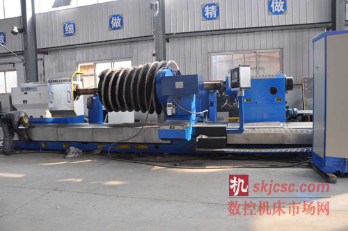 北方星火CKM61180型數(shù)控車磨組合機(jī)床完成驗(yàn)收