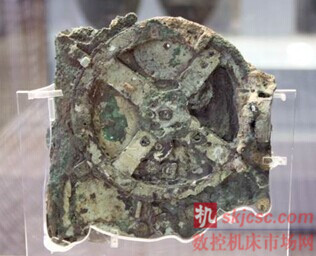 圖1:雅典國家考古博物館——安提凱希拉天體儀 圖1:雅典國家考古博物館——安提凱希拉天體儀