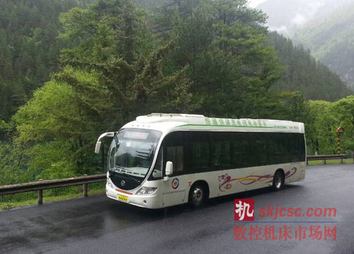 西門子為世界首輛翻越3600米海拔的純電動客車提供動力總成系統