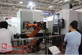 友佳將攜手KUKA機器人展示--剎車轂自動化加工生產線 友佳將攜手KUKA機器人展示--剎車轂自動化加工生產線